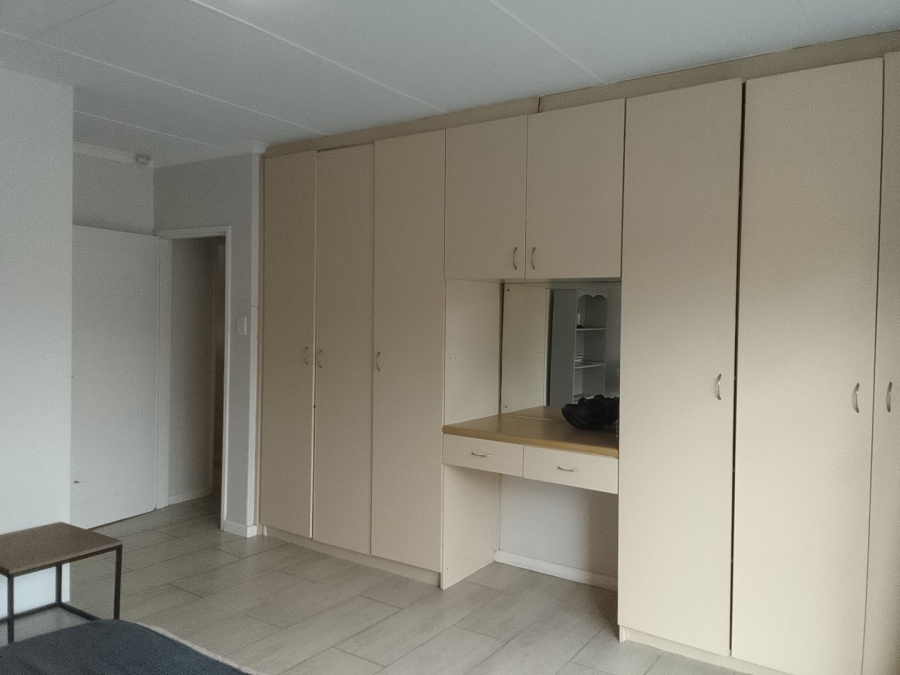 To Let 3 Bedroom Property for Rent in Loerie Park Western Cape